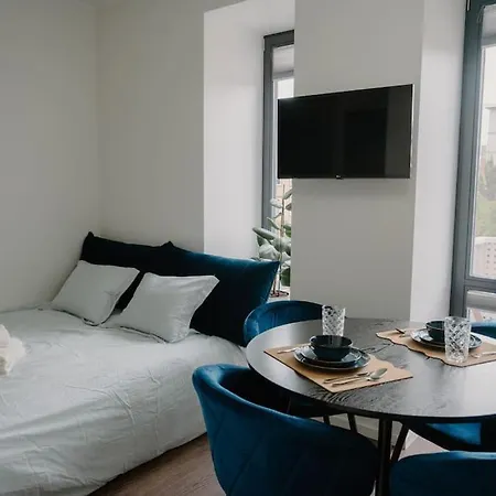 New Studio In The City Center Near Bus Station With Parking شقة