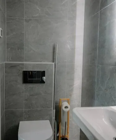 New Studio In The City Center Near Bus Station With Parking