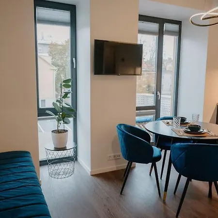 Apartment New Studio In The City Center Near Bus Station With Parking *
