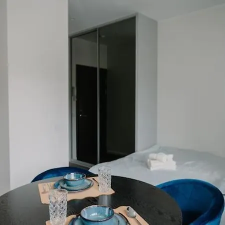 Apartment New Studio In The City Center Near Bus Station With Parking *