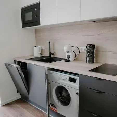 New Studio In The City Center Near Bus Station With Parking 아파트 탈린